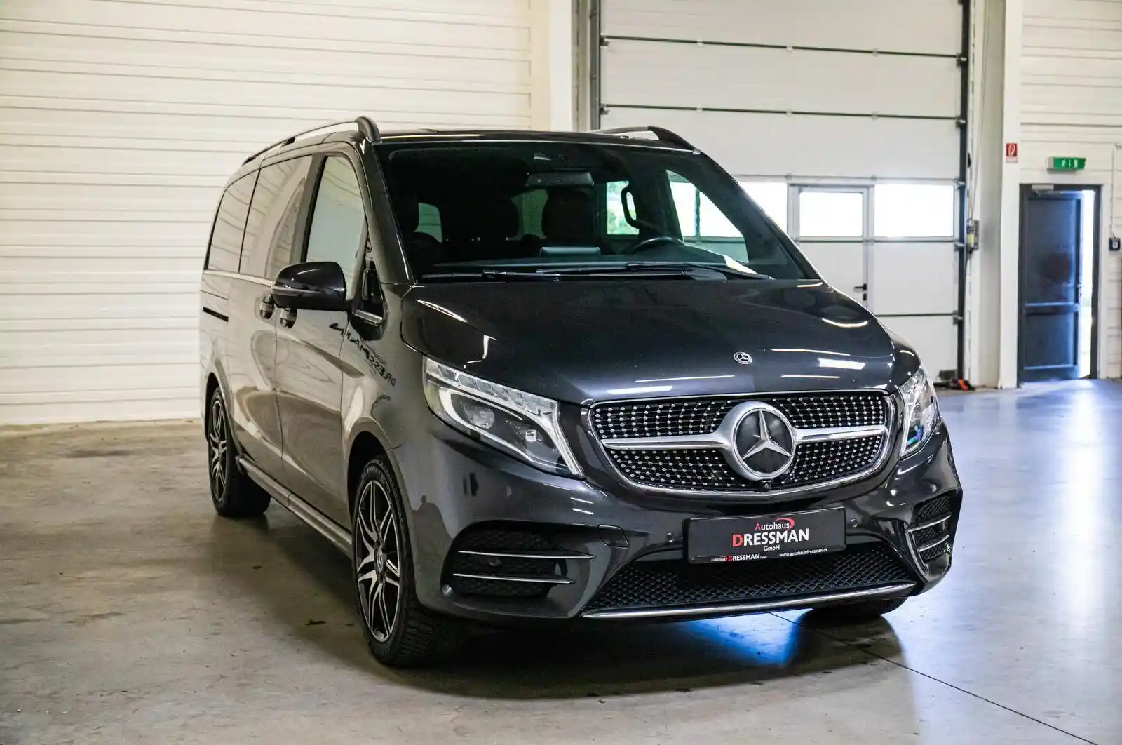 Mercedes-Benz V 220