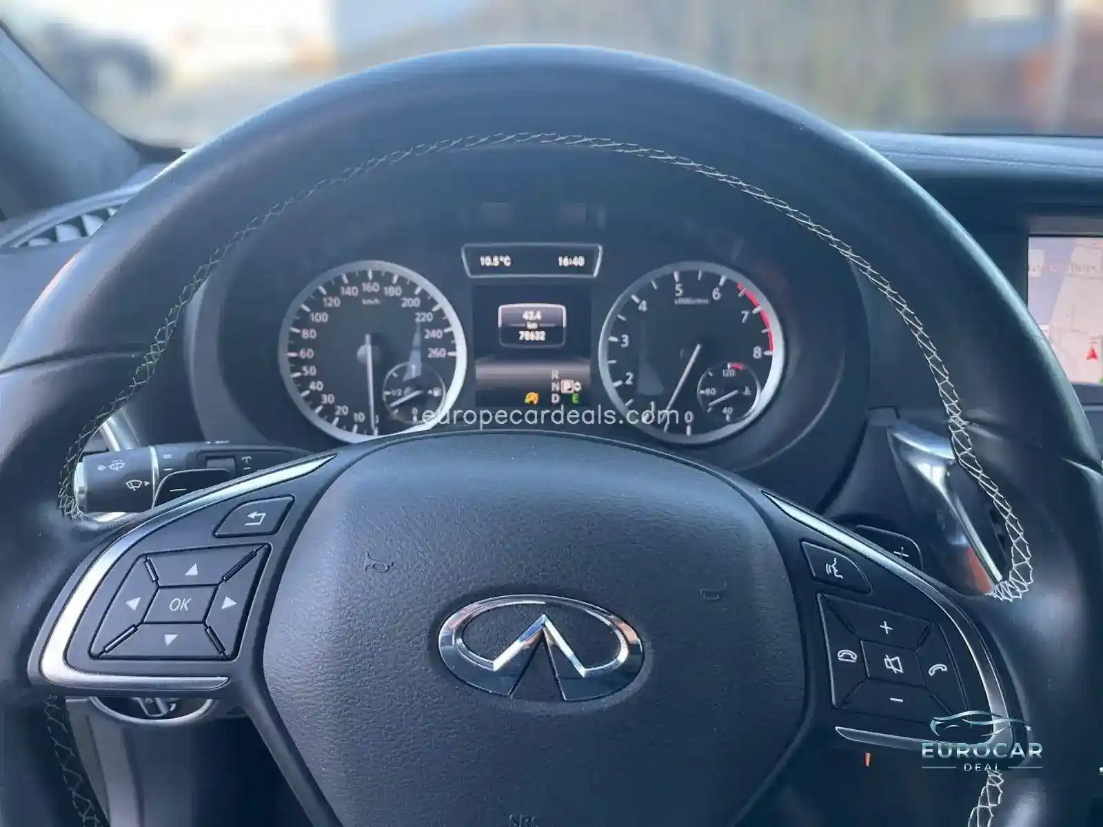 Infiniti Q30