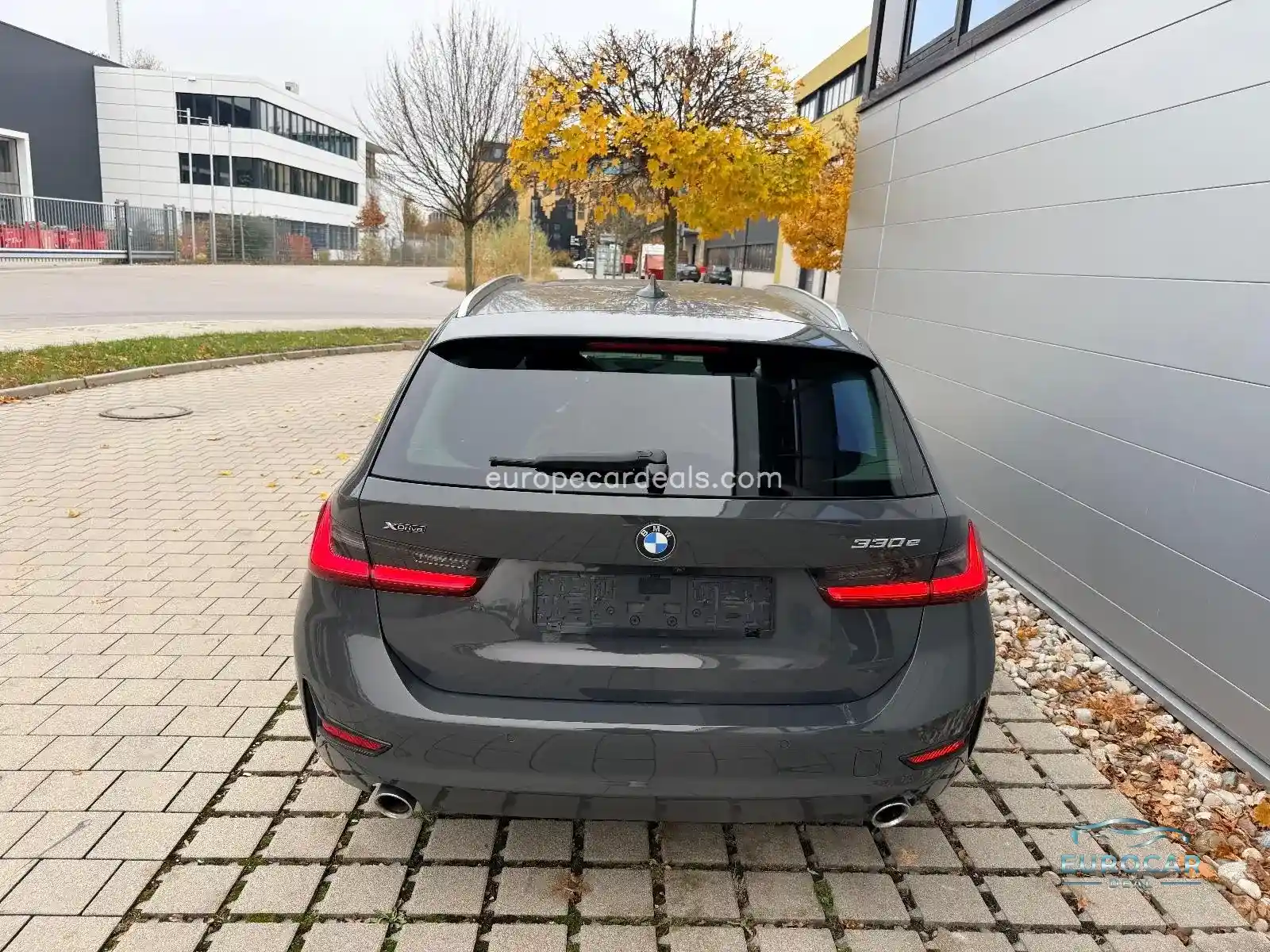 BMW 330