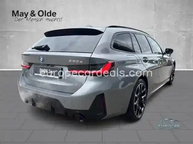 BMW 330