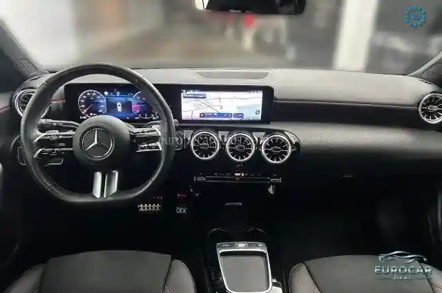 Mercedes-Benz A 220