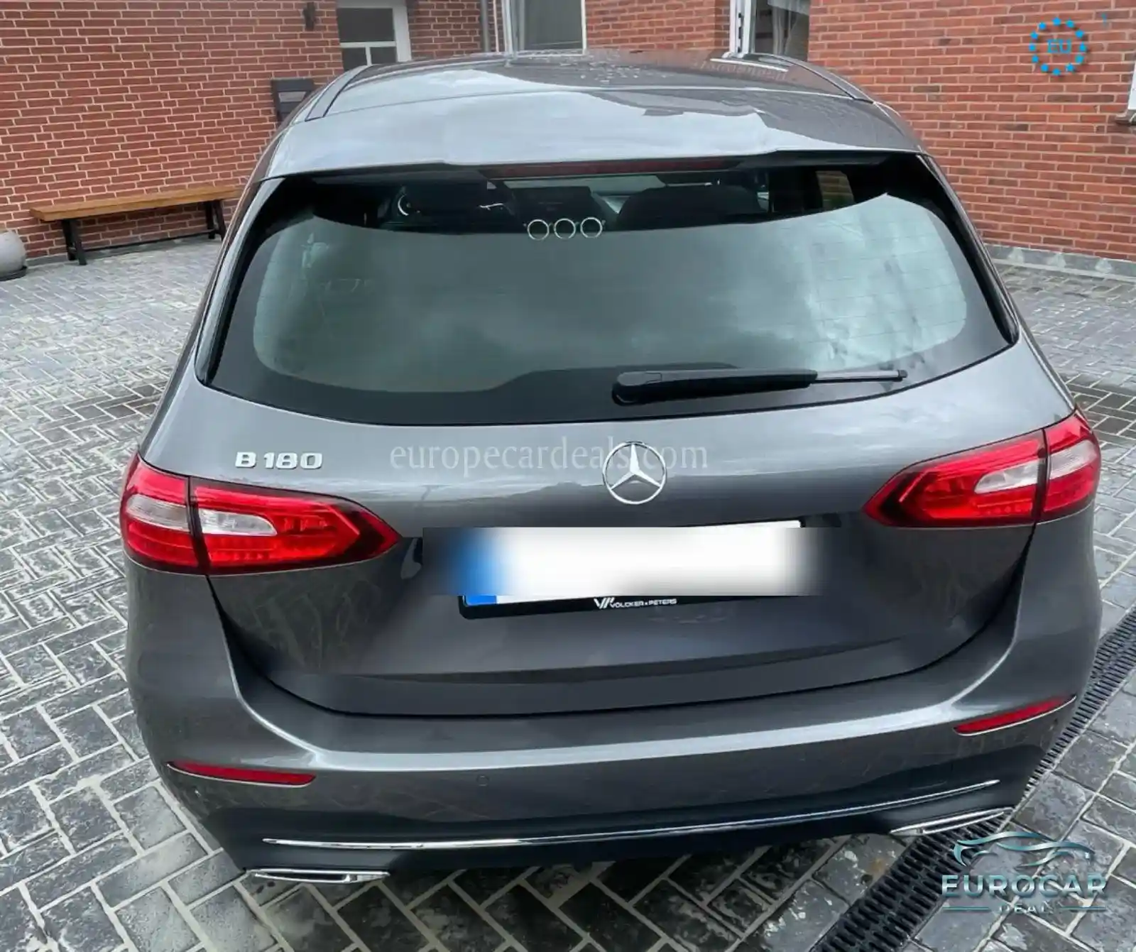 Mercedes-Benz B 180