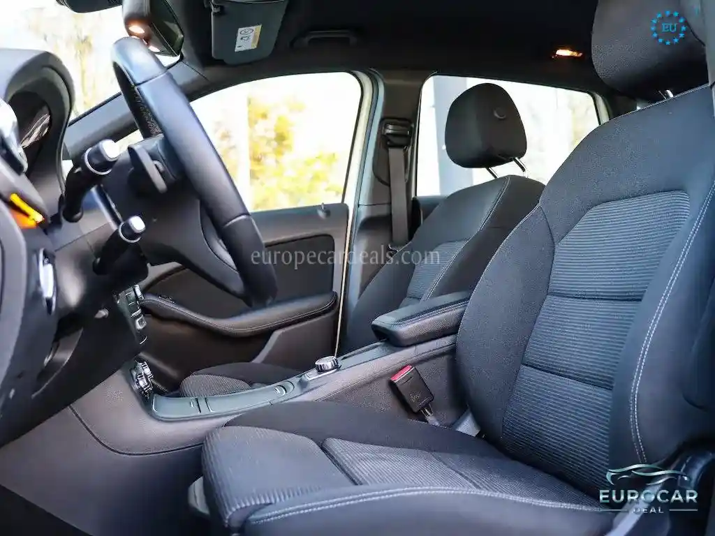 Mercedes-Benz B 180