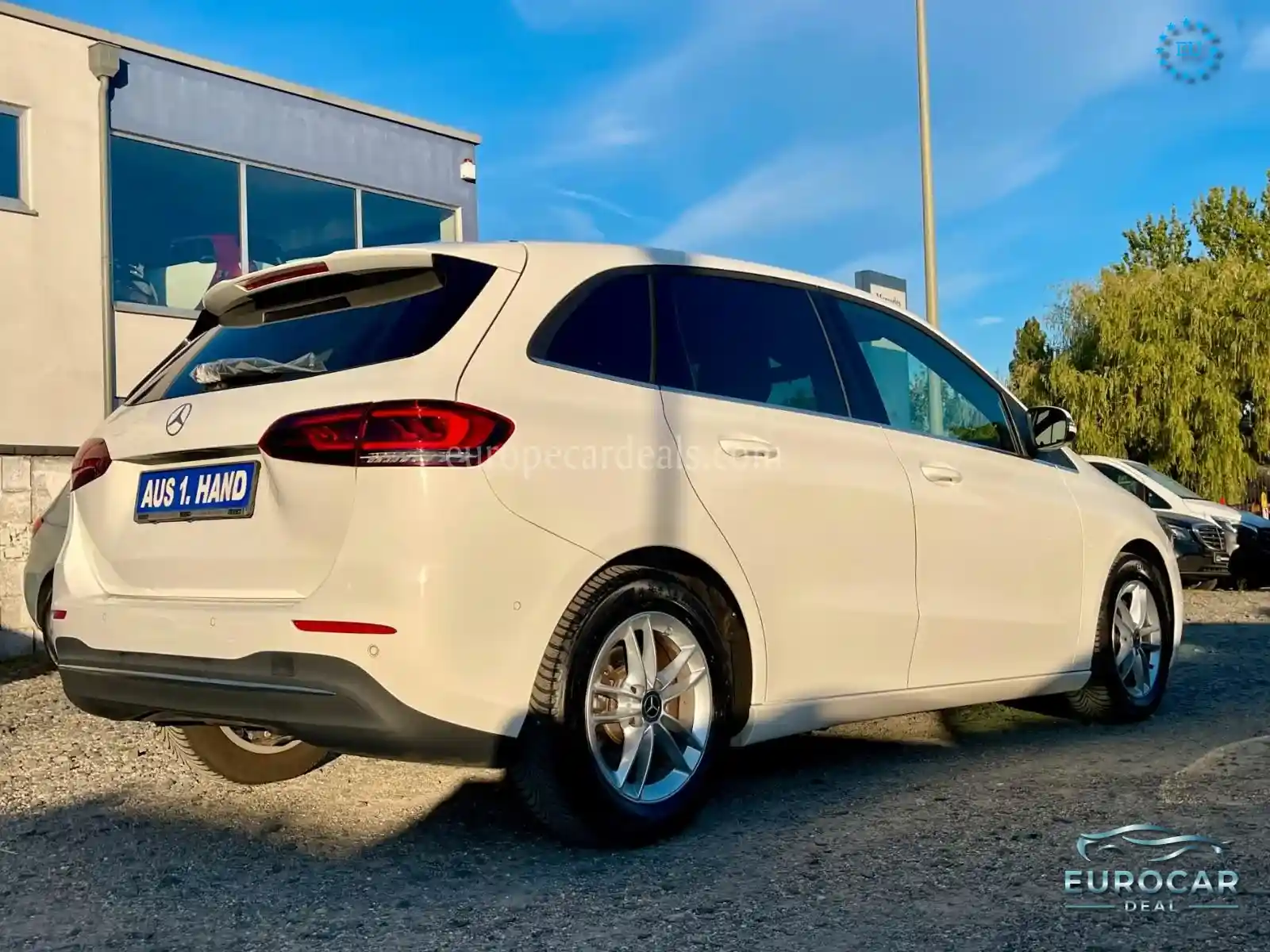 Mercedes-Benz B 180