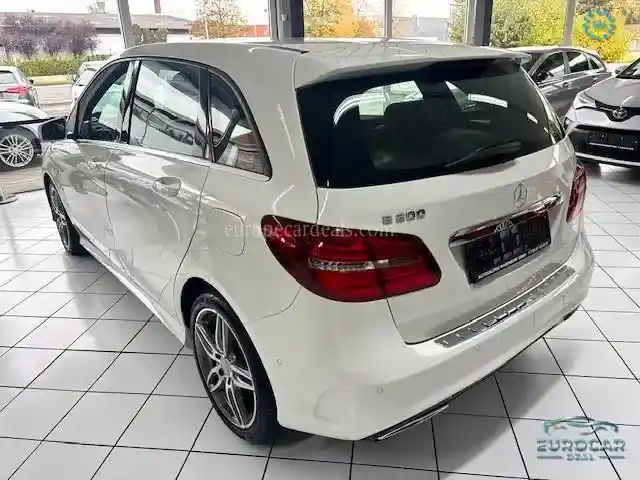 Mercedes-Benz B 200