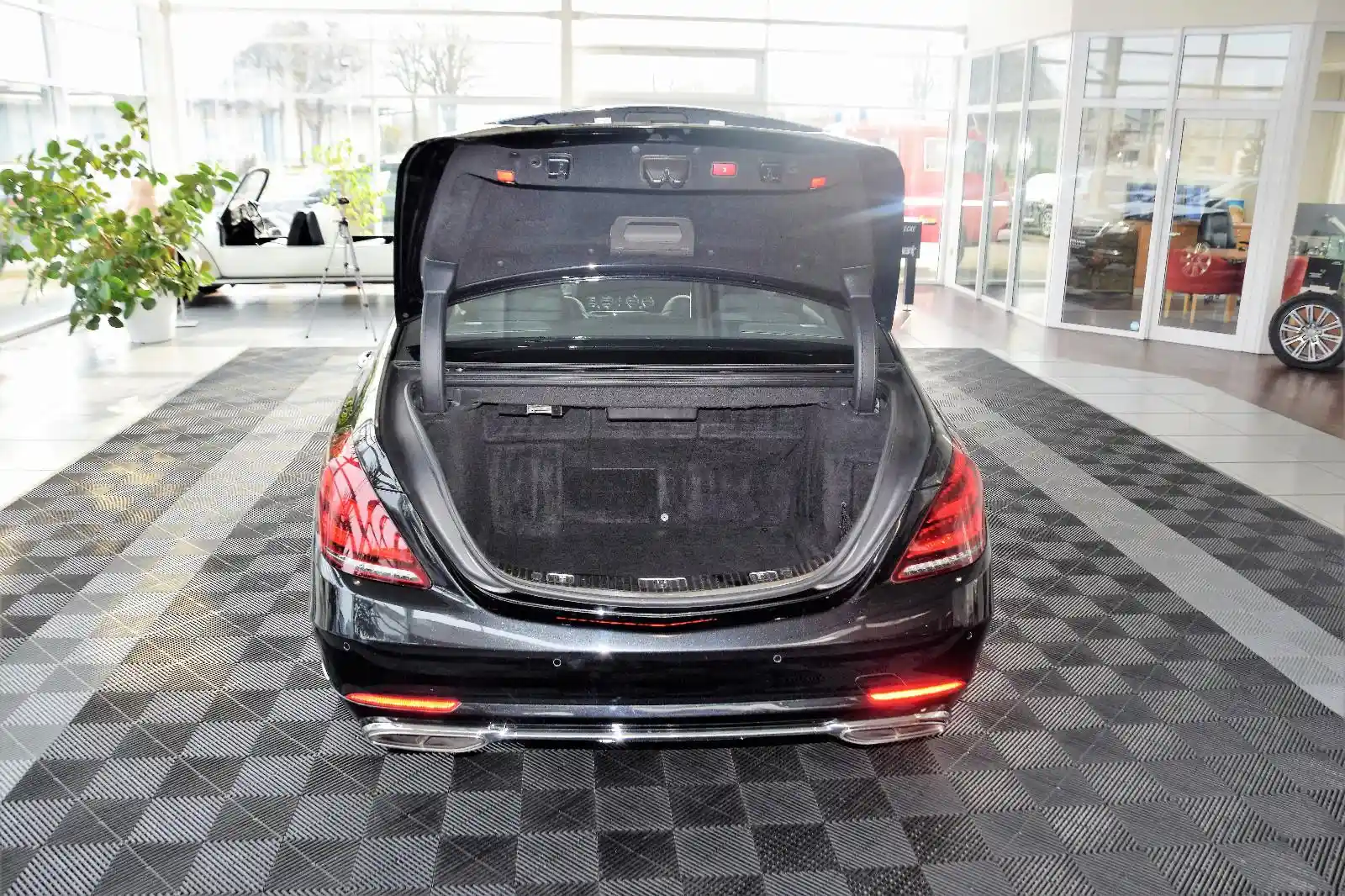 Mercedes-Benz S 600