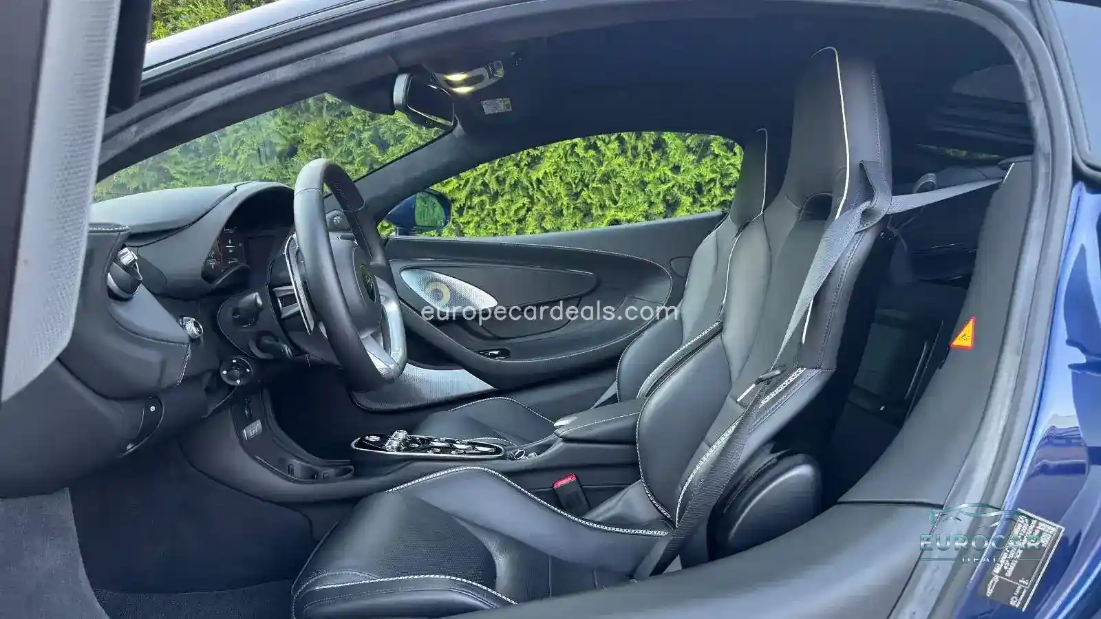 McLaren GT