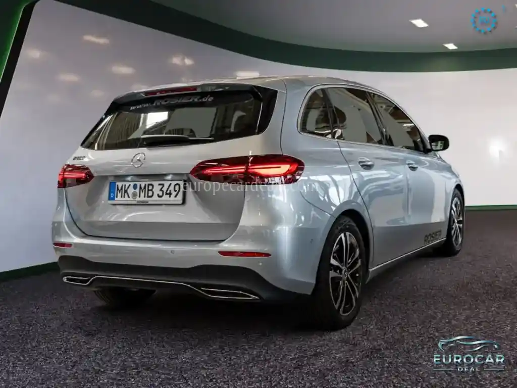 Mercedes-Benz B 180