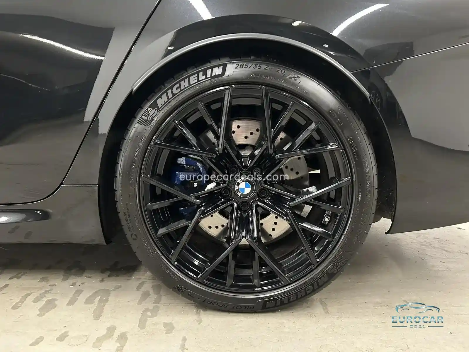 BMW M8
