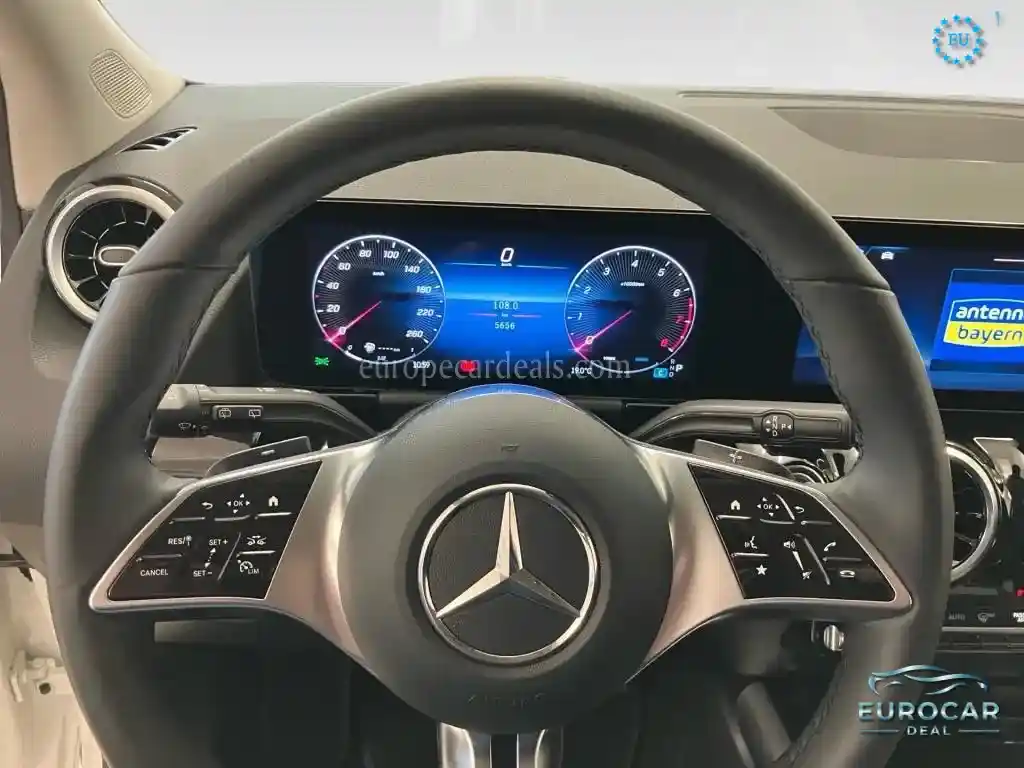 Mercedes-Benz B 180