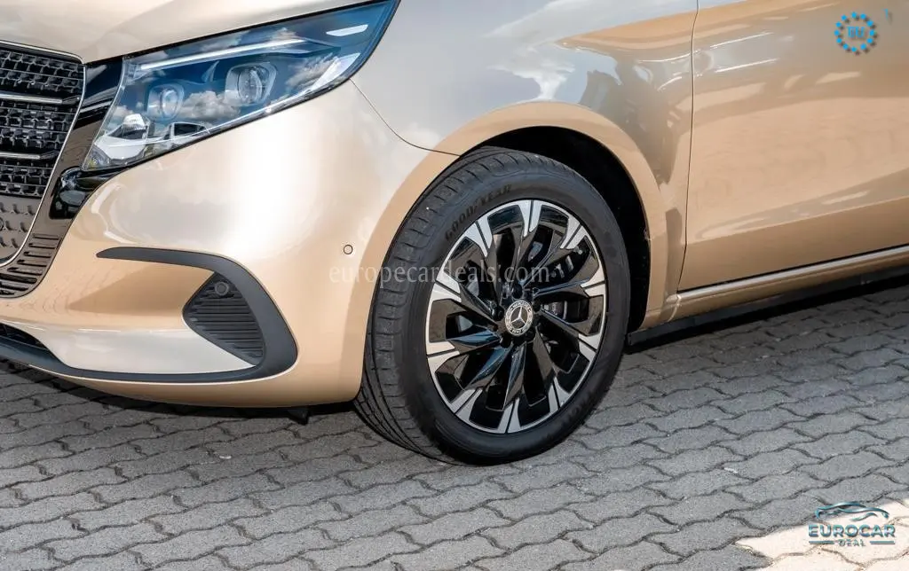 Mercedes-Benz V 220