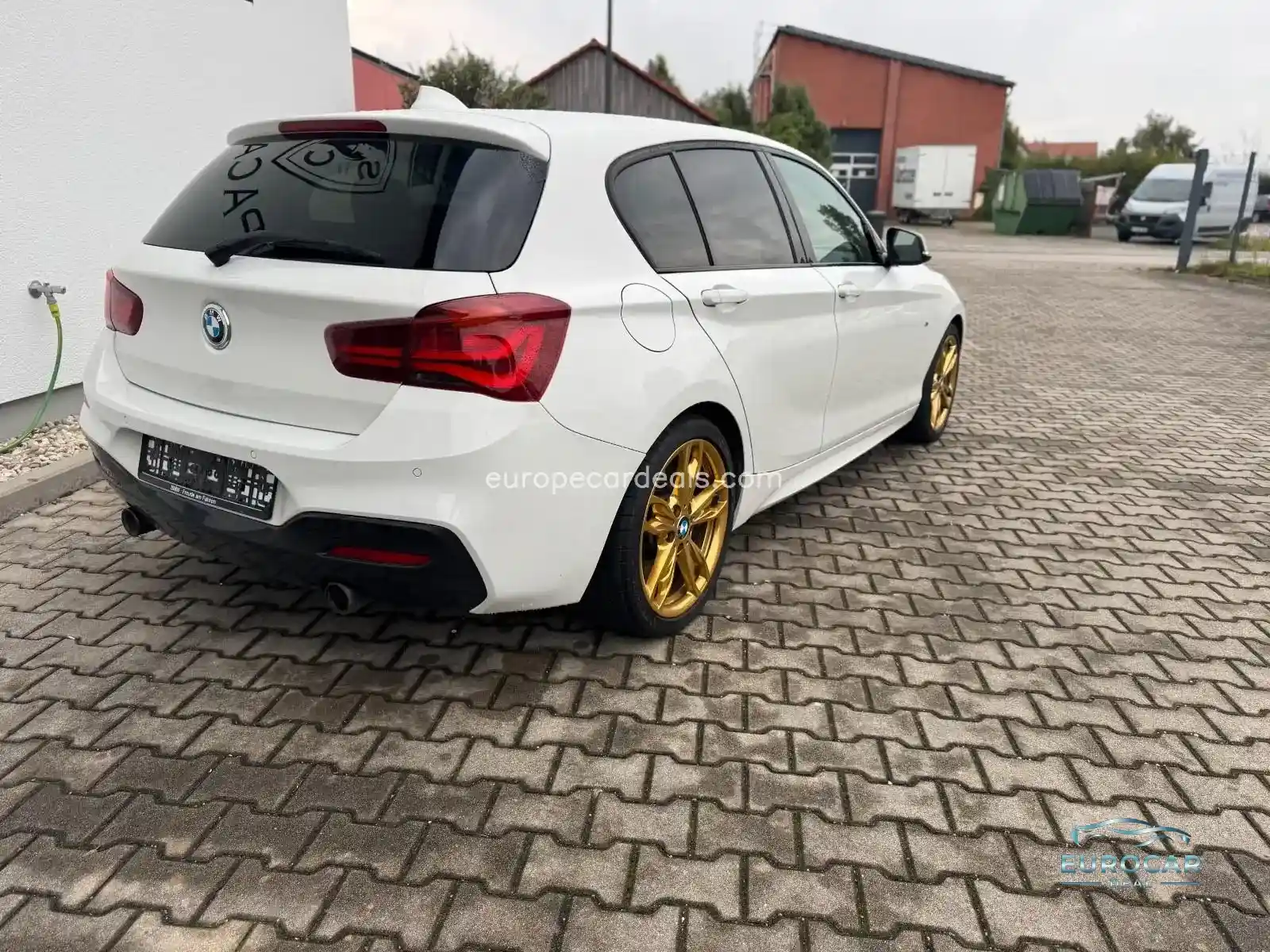 BMW M140i