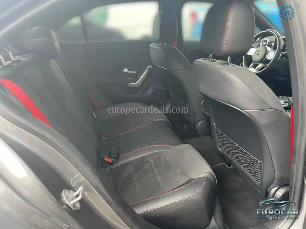 Mercedes-Benz A 35 AMG