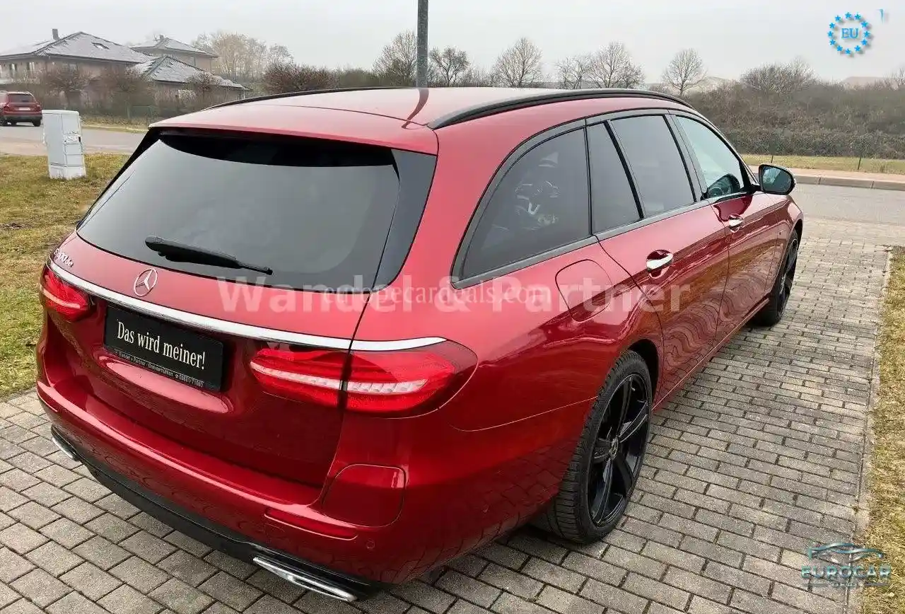 Mercedes-Benz E 300