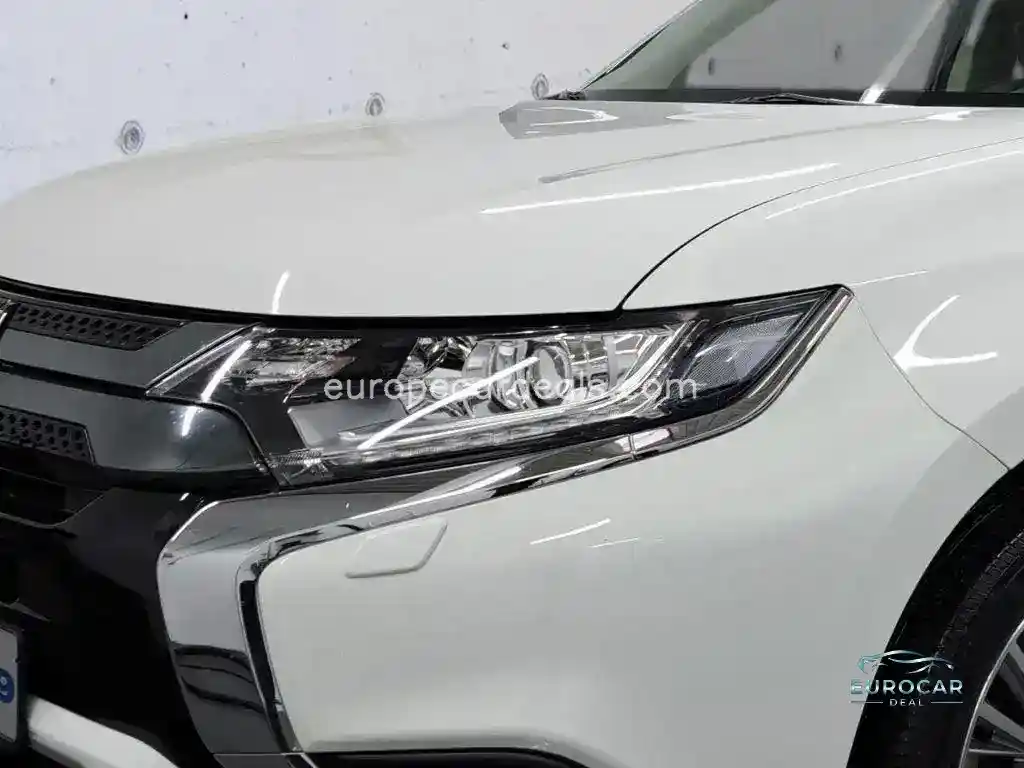 Mitsubishi Plug-in Hybrid Outlander