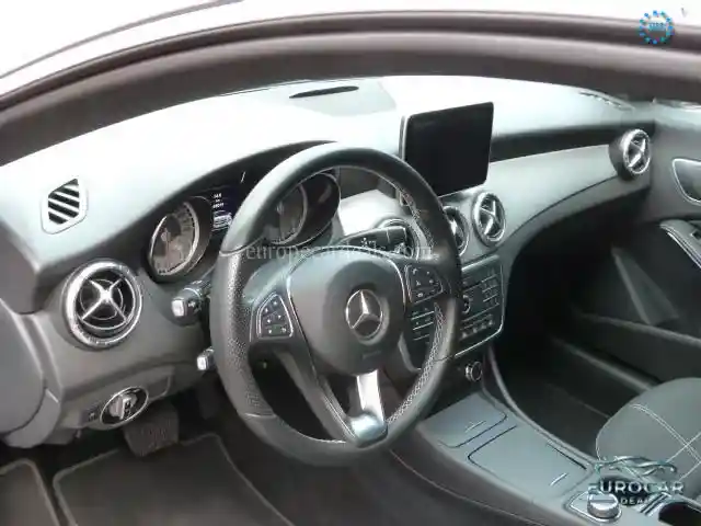 Mercedes-Benz CLA 180 Shooting Brake