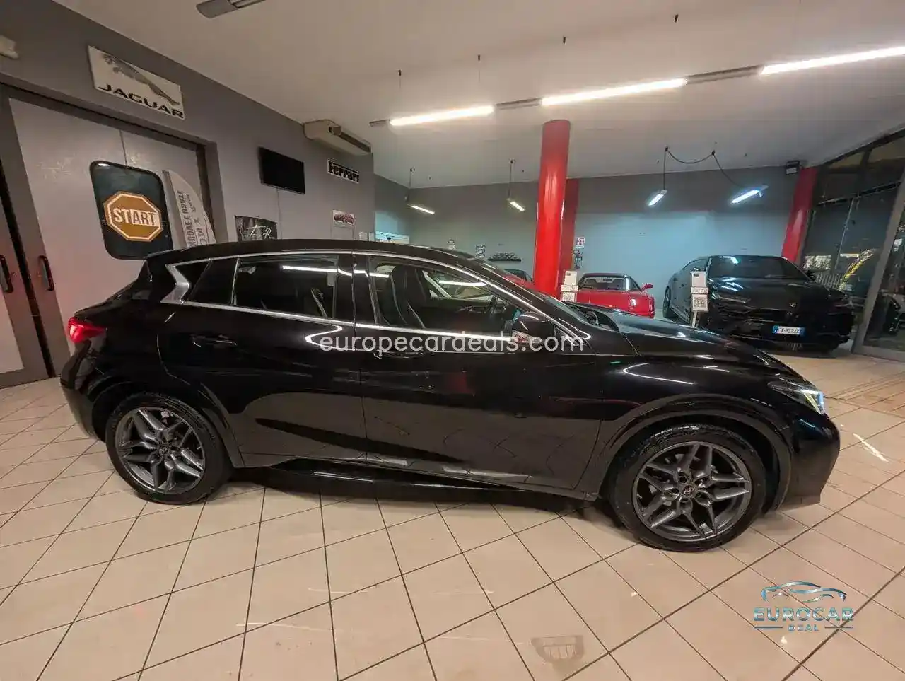 Infiniti Q30