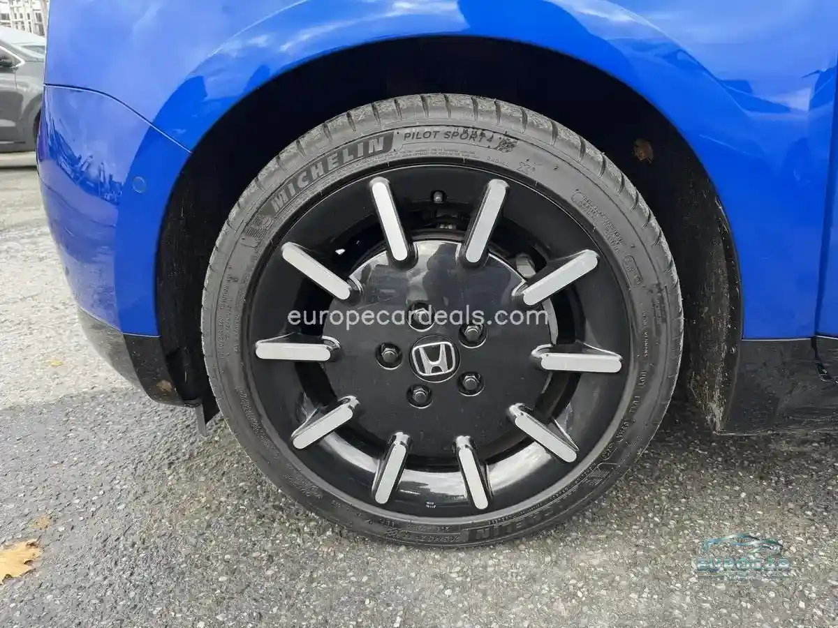 Honda e