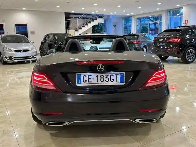 Mercedes-Benz SLC 200