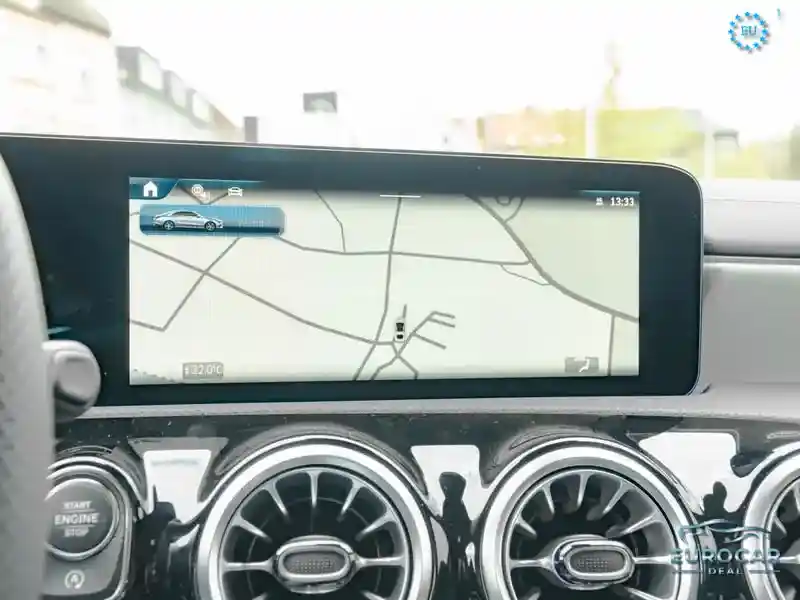 Mercedes-Benz CLA 220