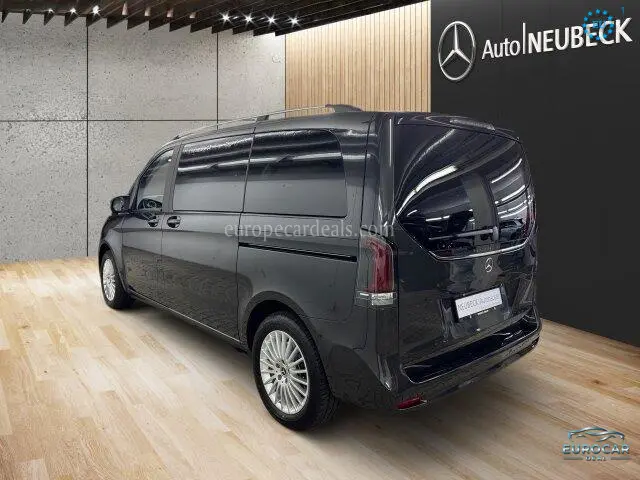 Mercedes-Benz V 220