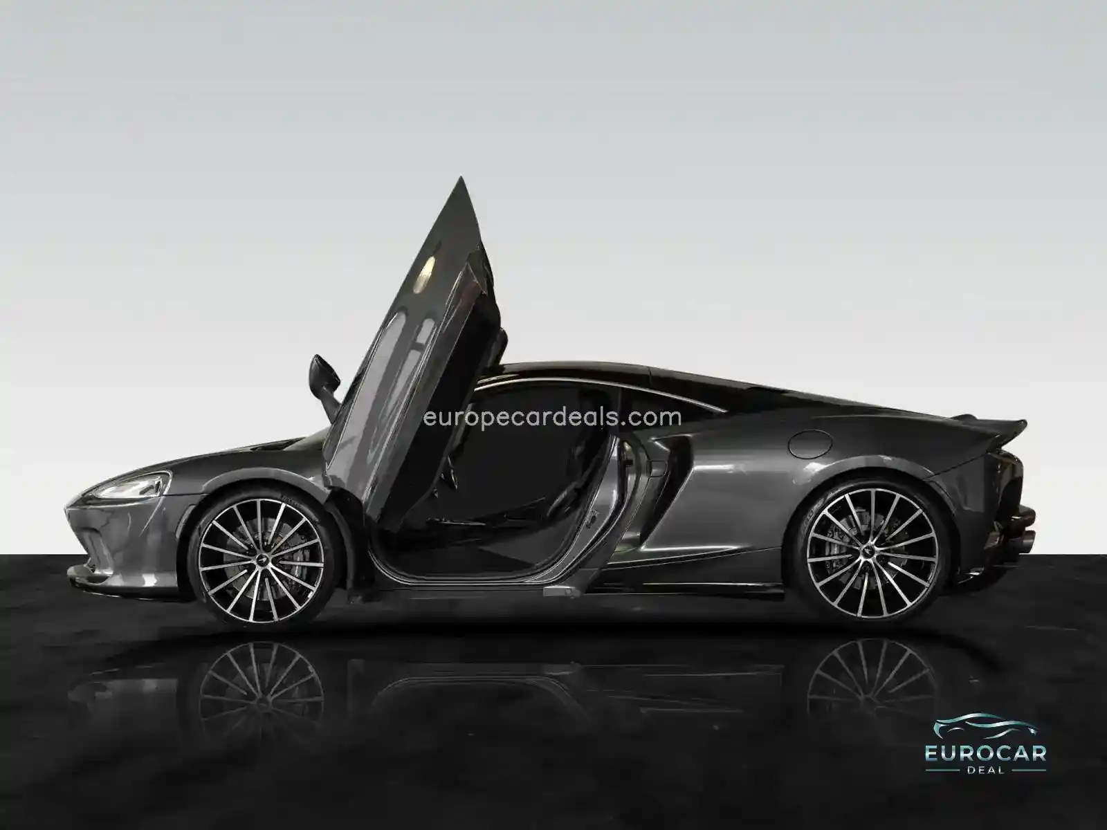 McLaren GT