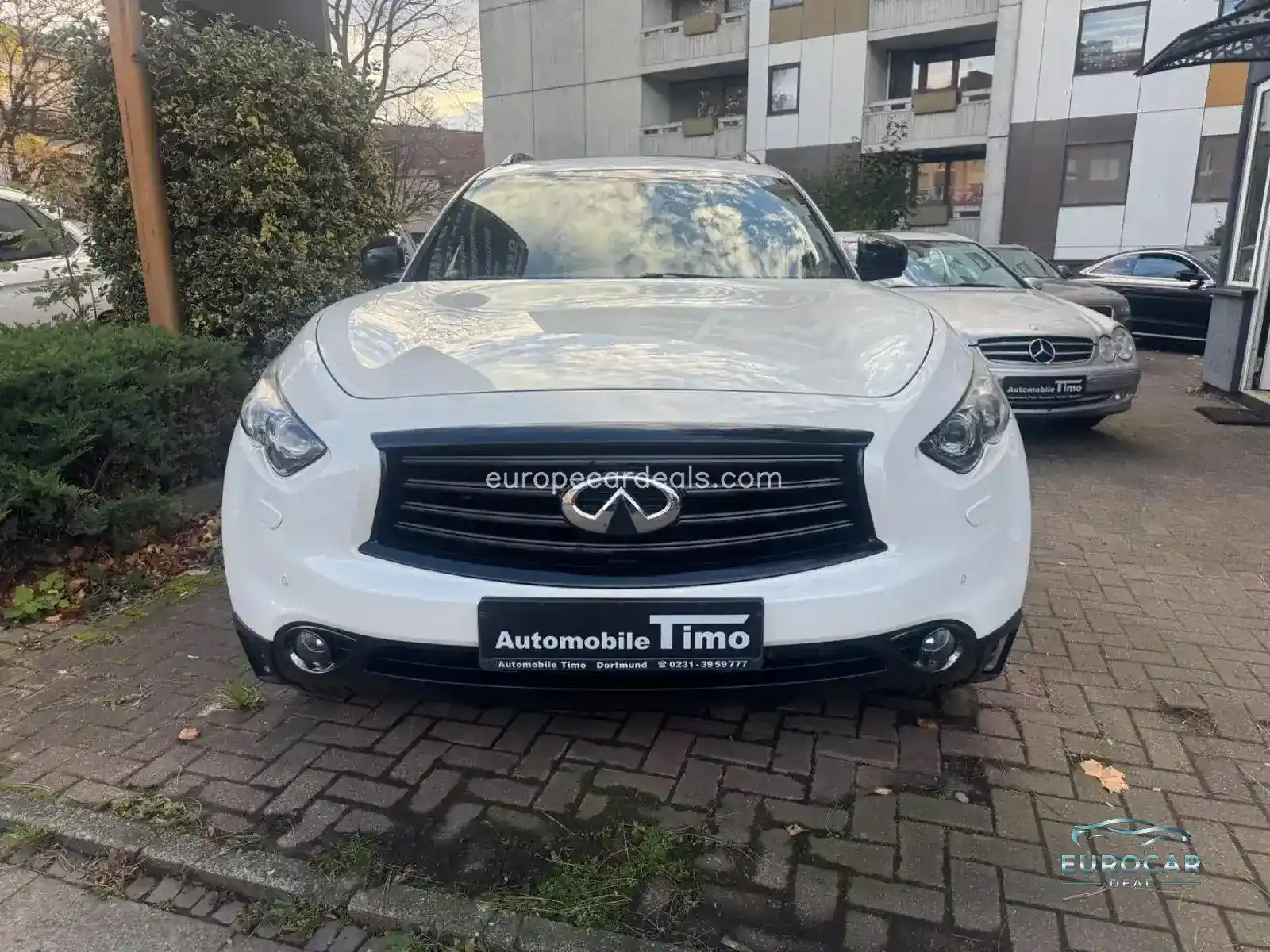 Infiniti QX70