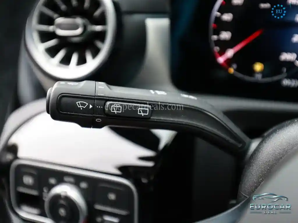 Mercedes-Benz A 220