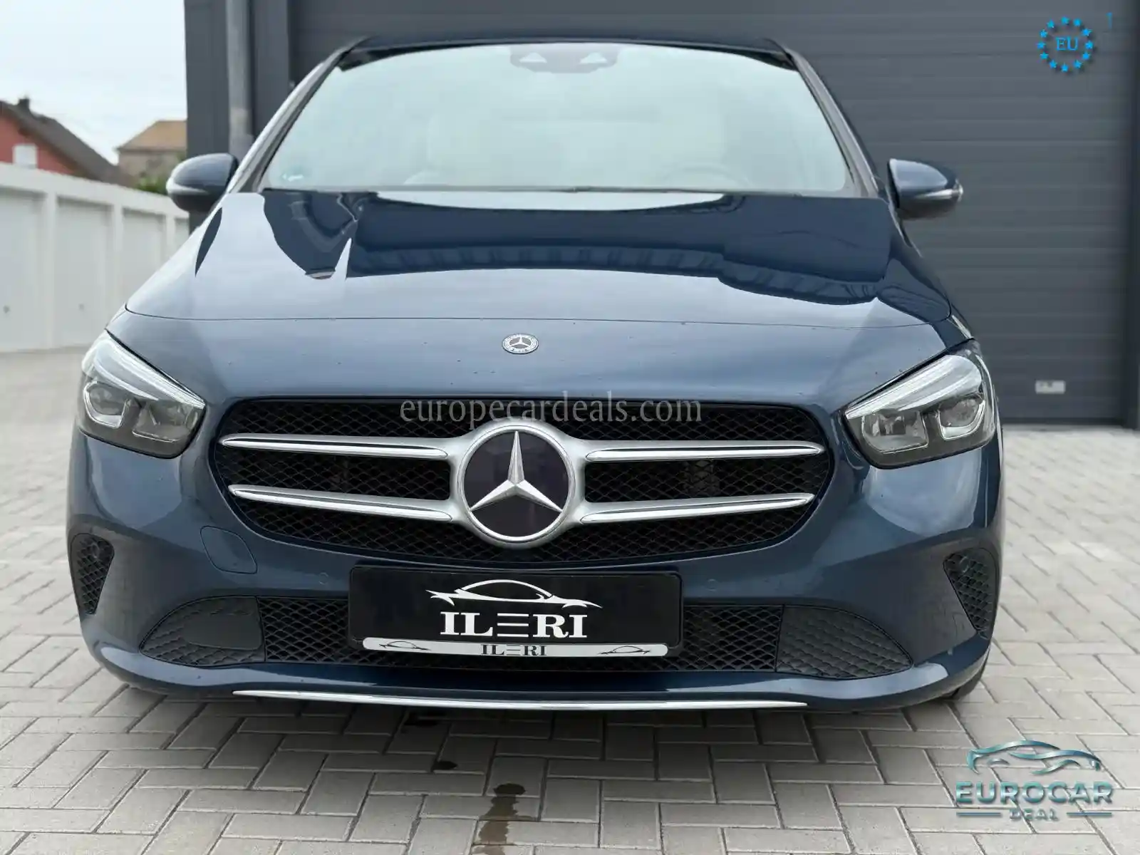 Mercedes-Benz B 180