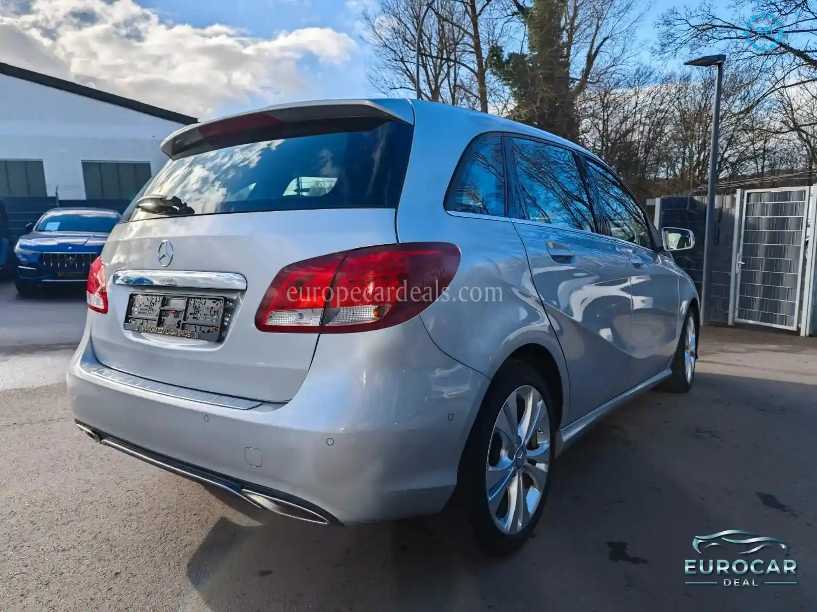Mercedes-Benz B 180