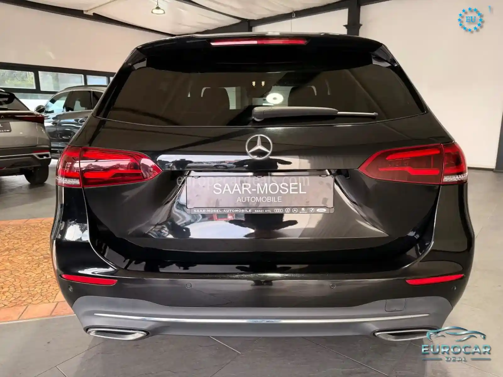 Mercedes-Benz B 180
