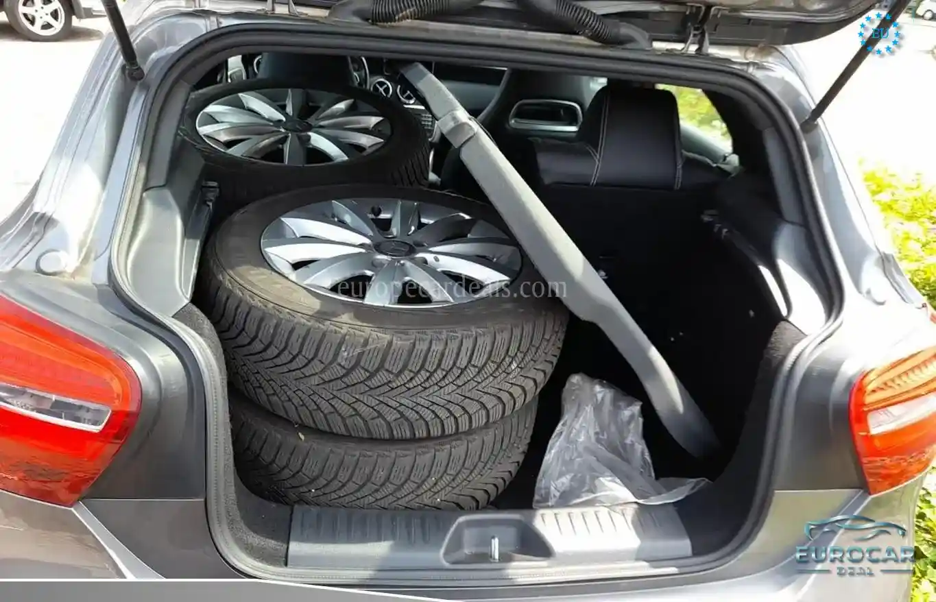 Mercedes-Benz A 180
