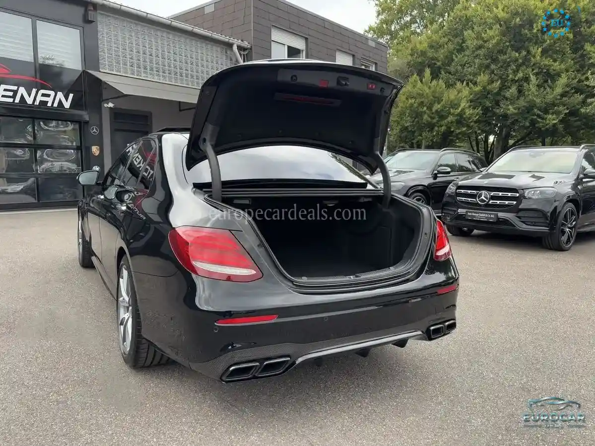 Mercedes-Benz E 63 AMG