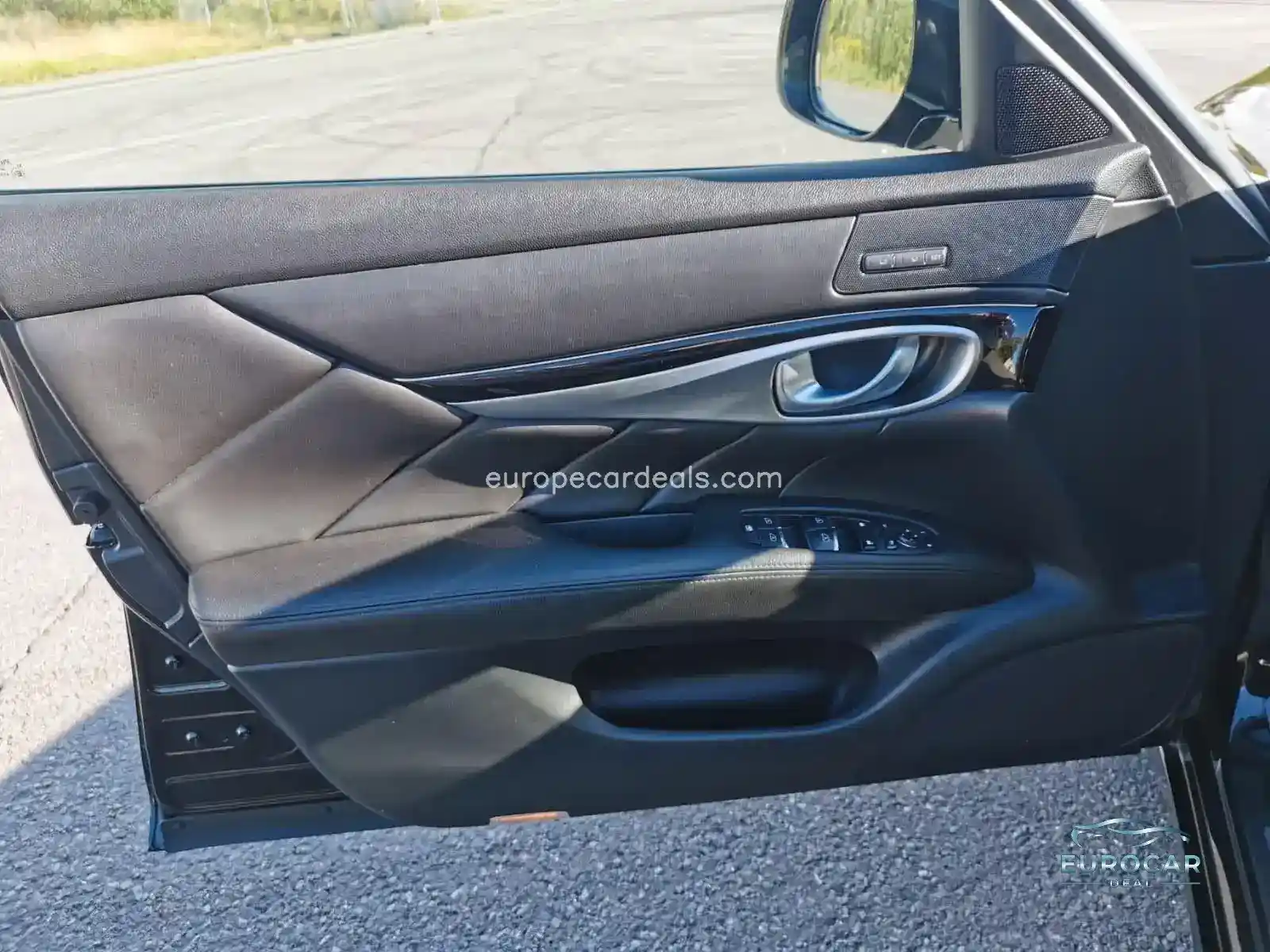 Infiniti Q70
