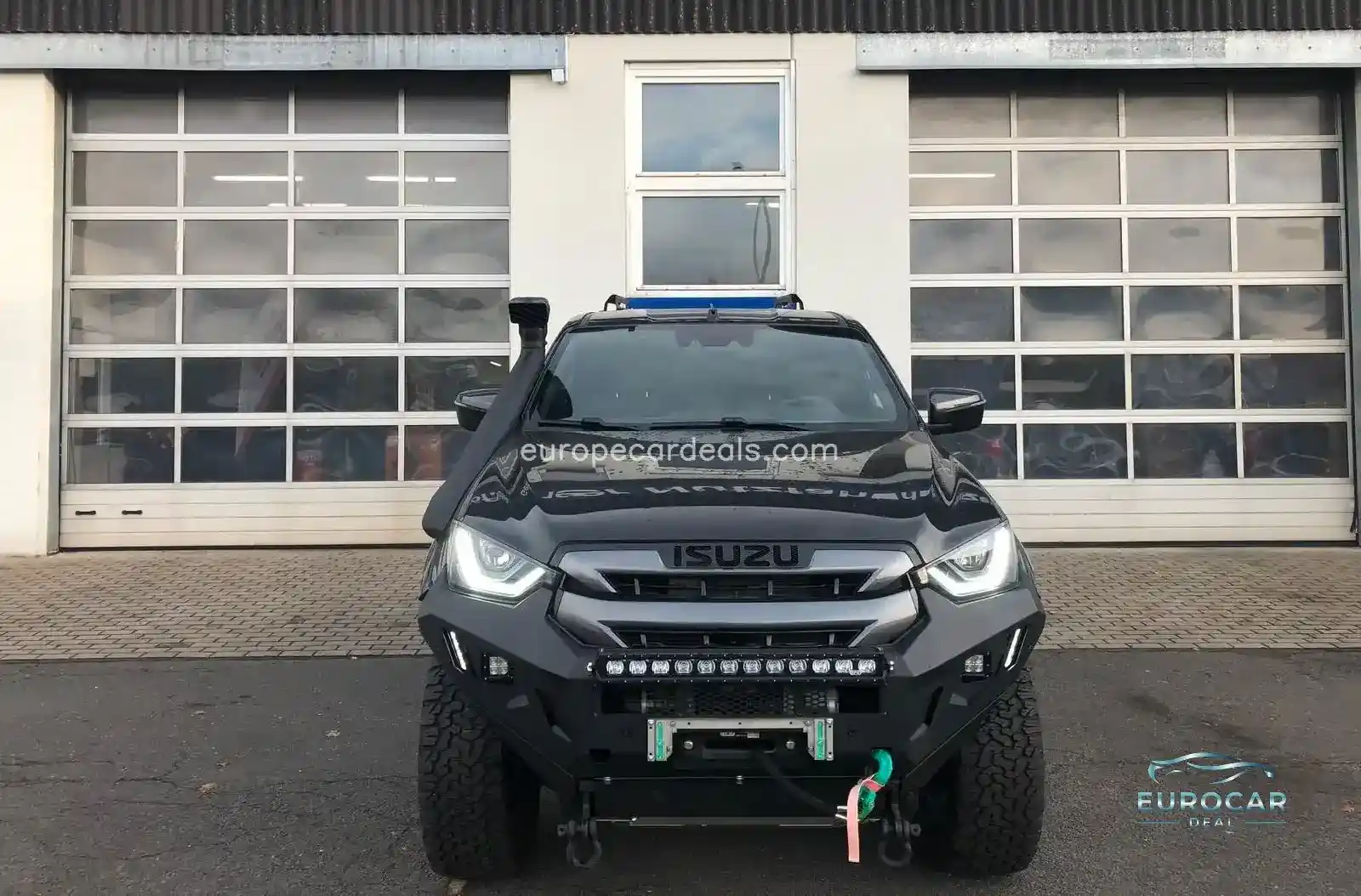 Double Cab V-Cross AT ” BAD-MAX “