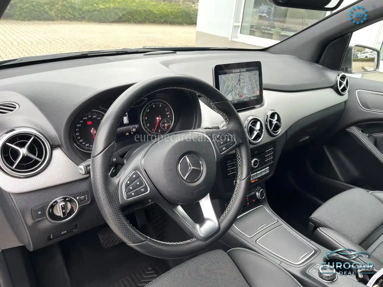 Mercedes-Benz B 180