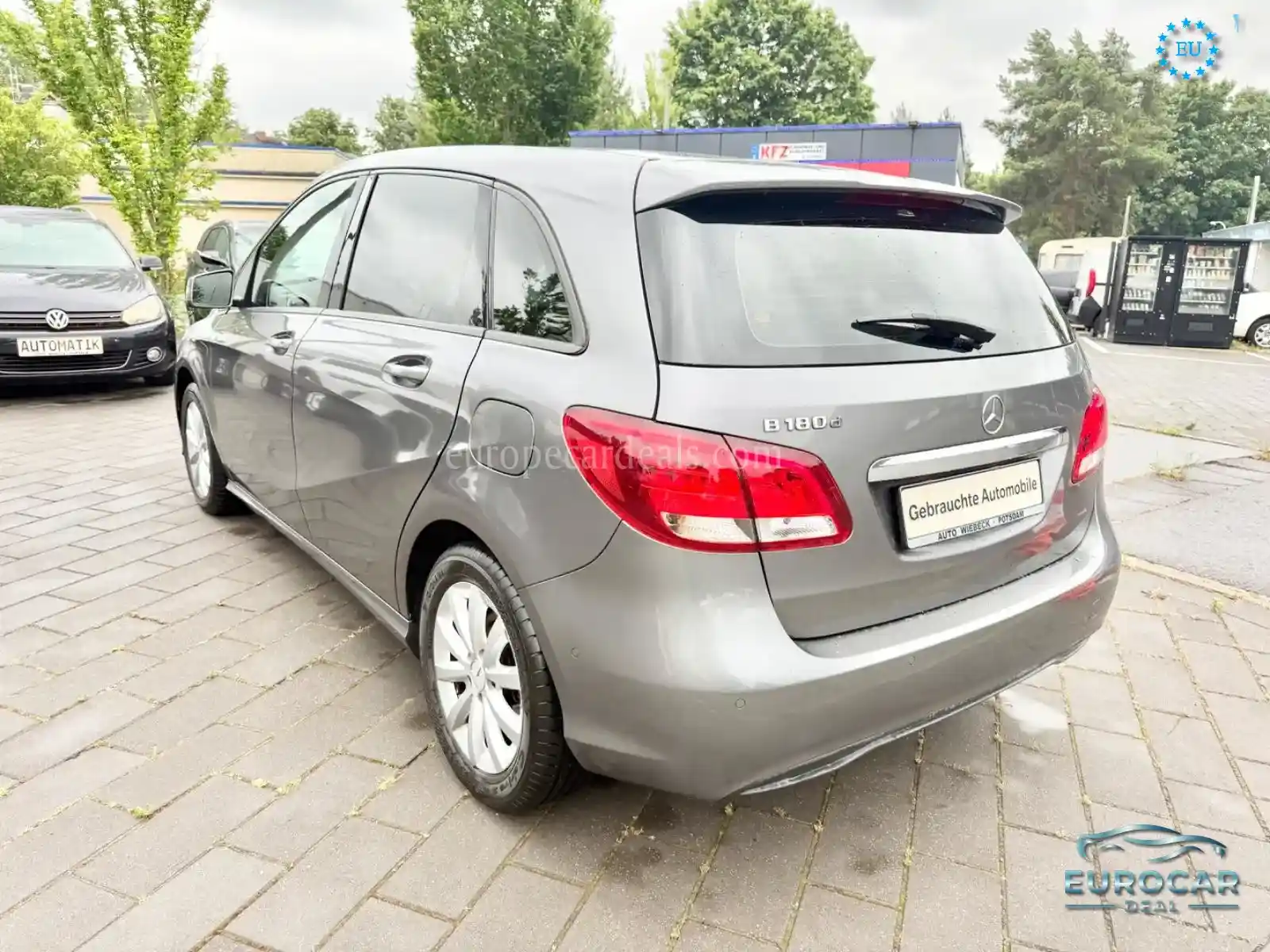 Mercedes-Benz B 180