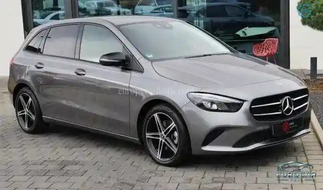 Mercedes-Benz B 220