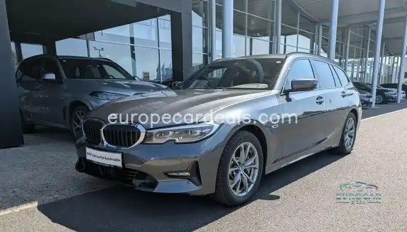 BMW 330