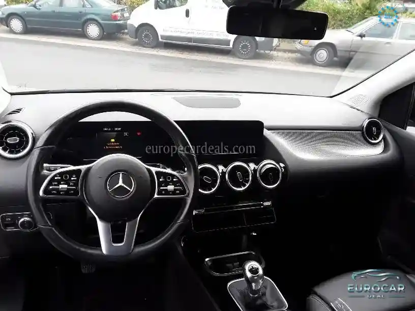 Mercedes-Benz B 180