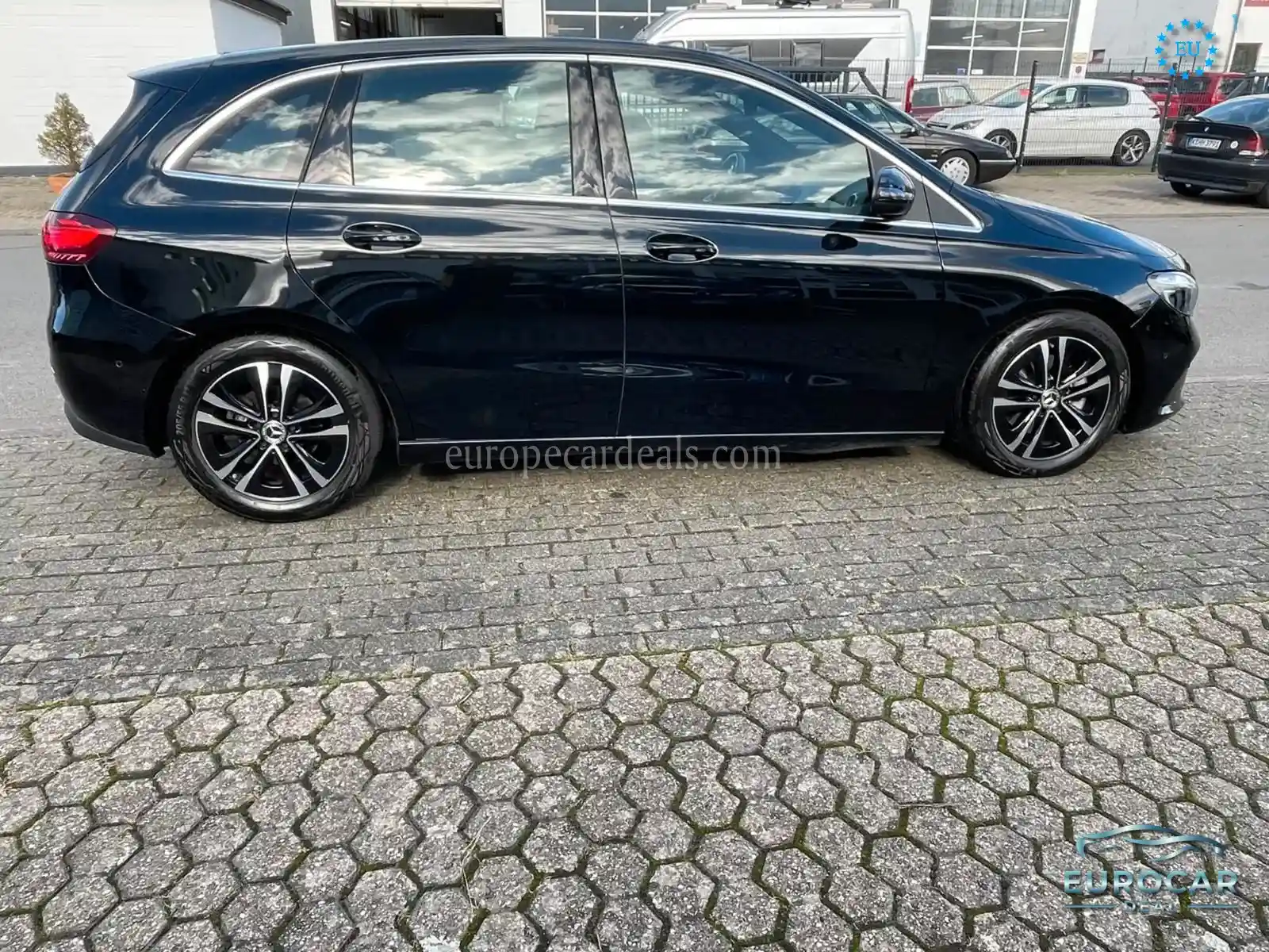 Mercedes-Benz B 180