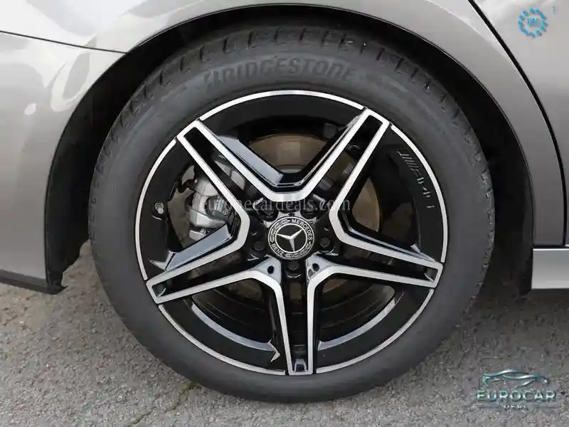 Mercedes-Benz A 220