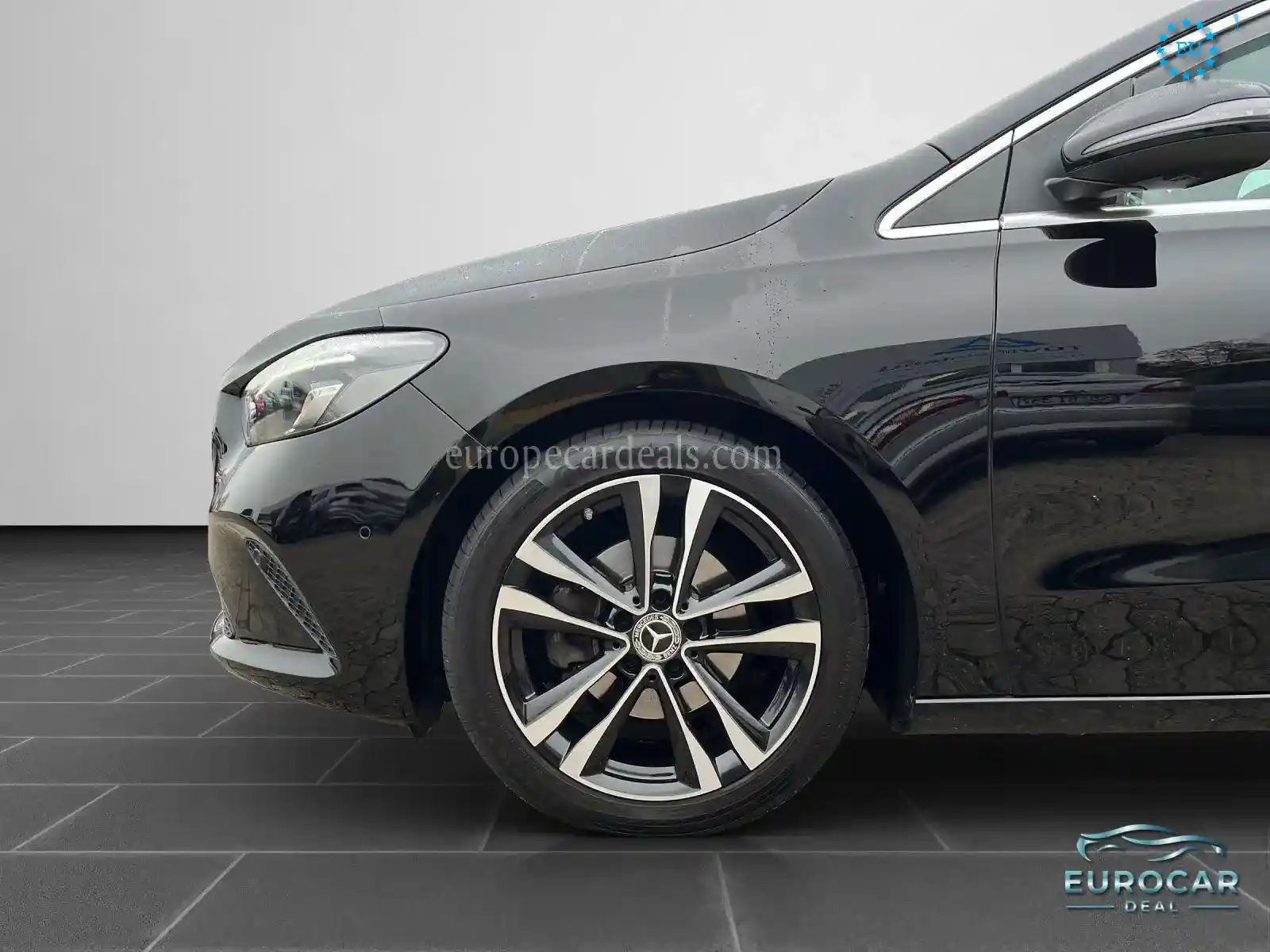 Mercedes-Benz B 180