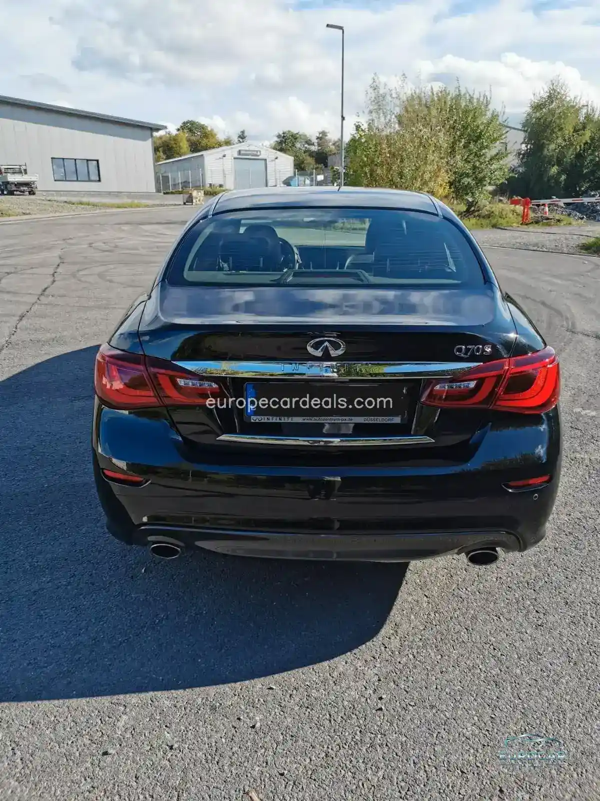 Infiniti Q70