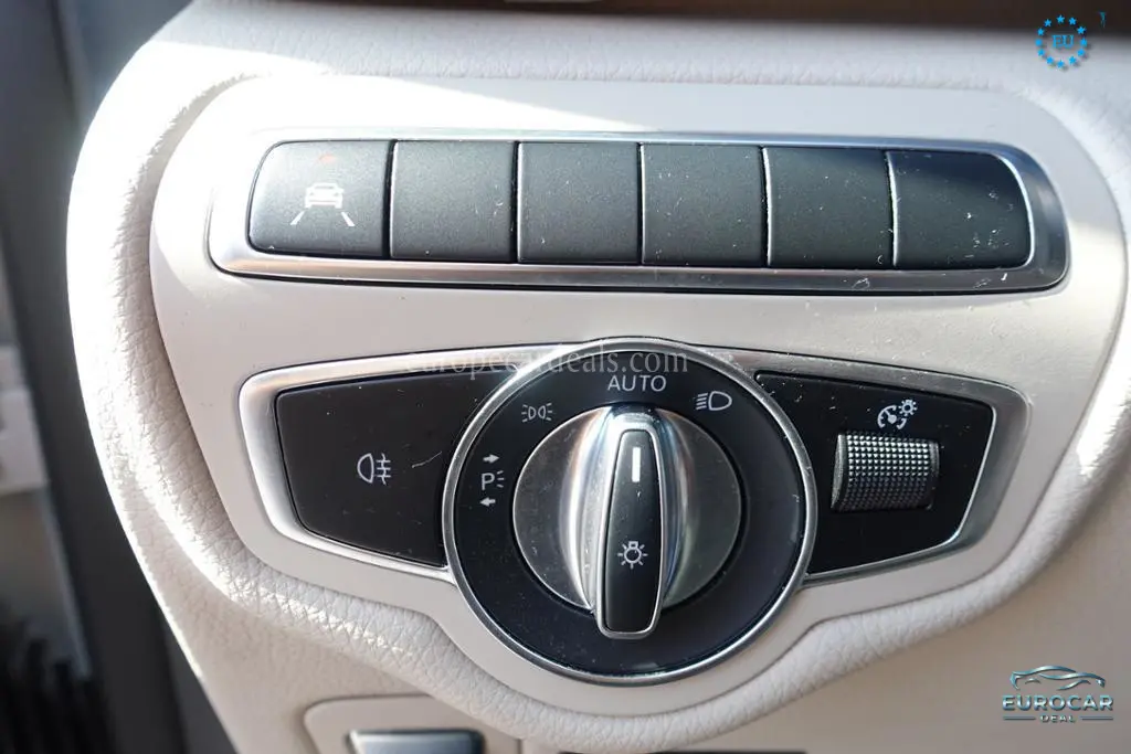 Mercedes-Benz V 220