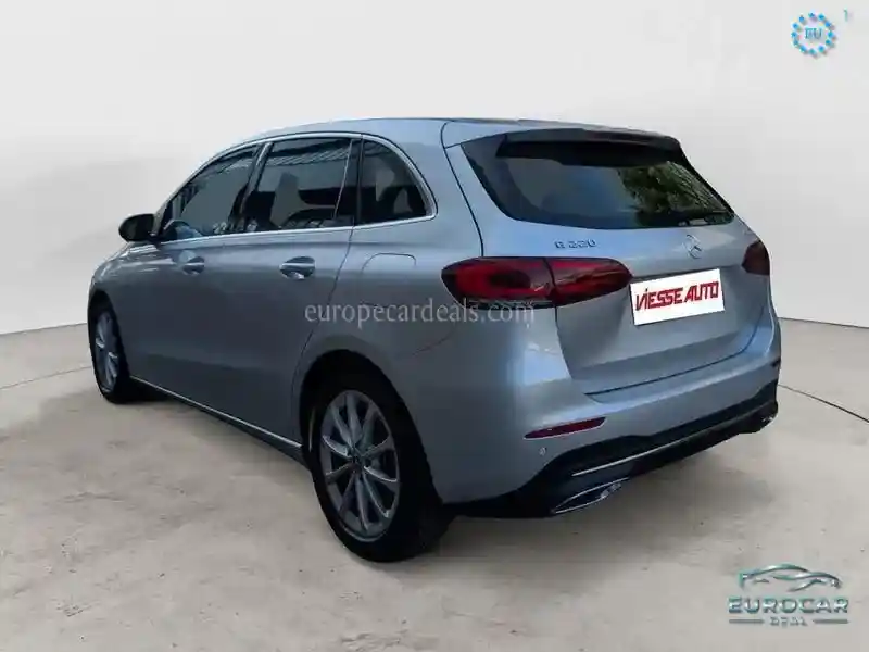 Mercedes-Benz B 220