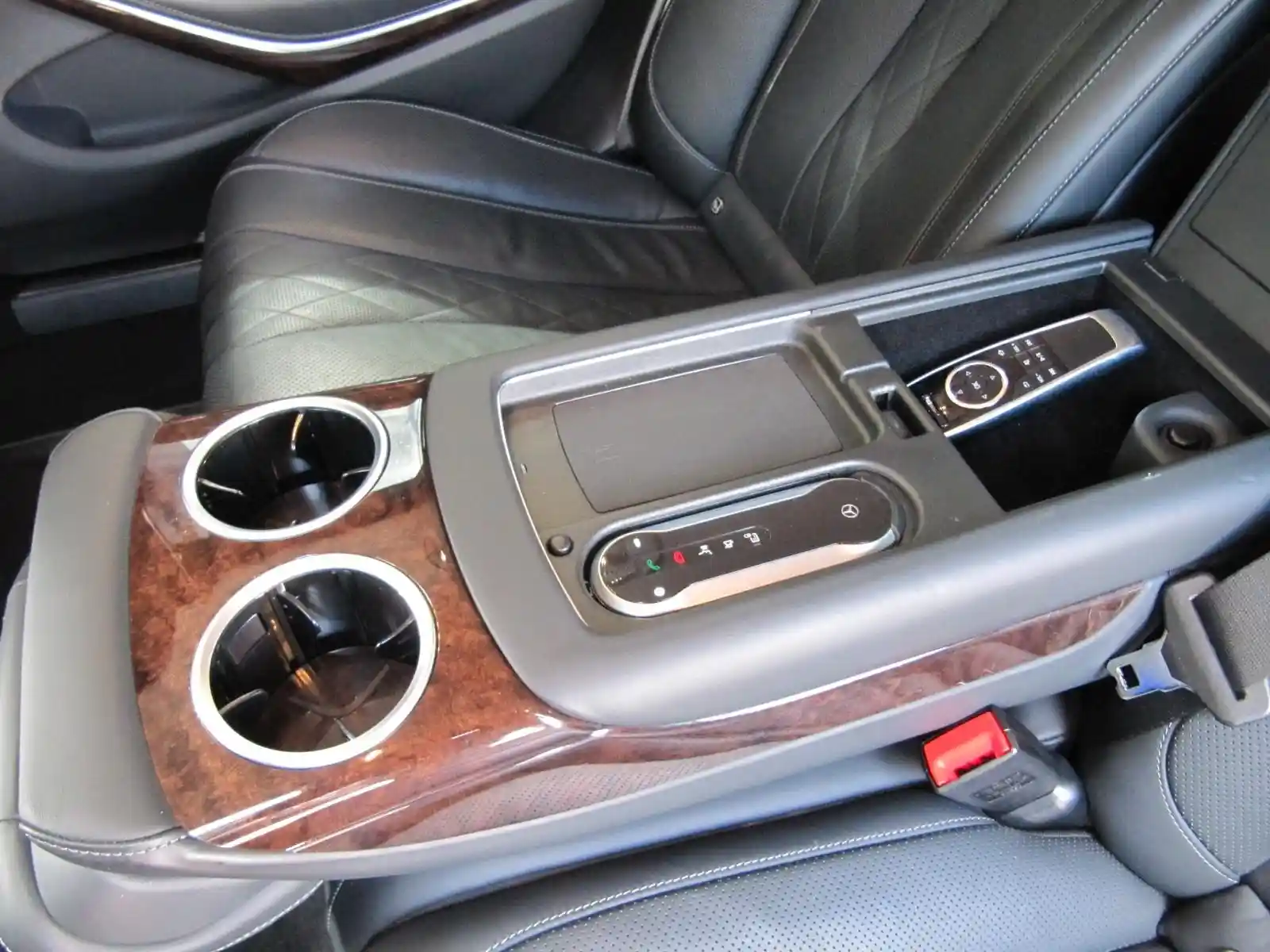 Mercedes-Benz S 600