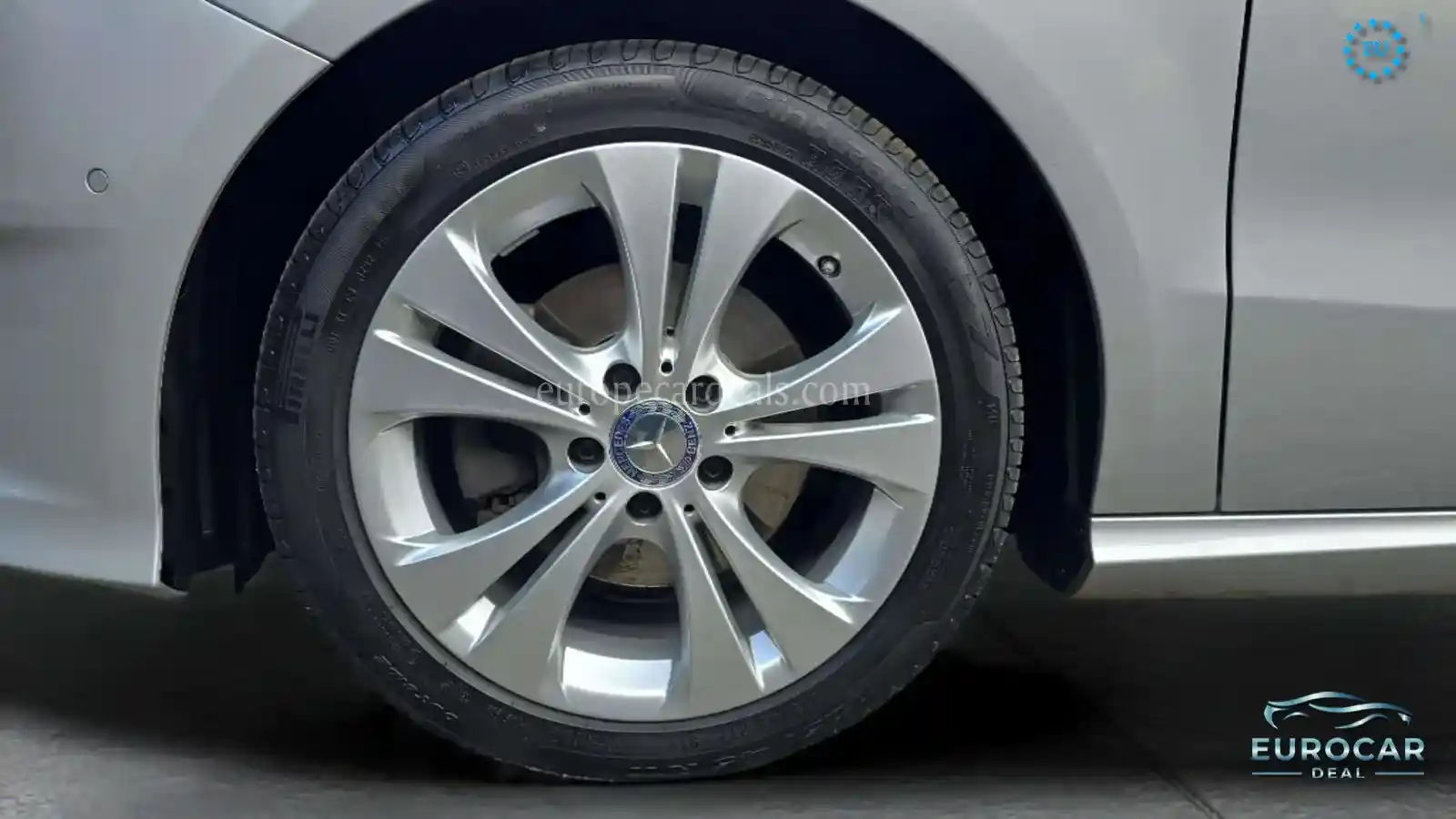 Mercedes-Benz B 180