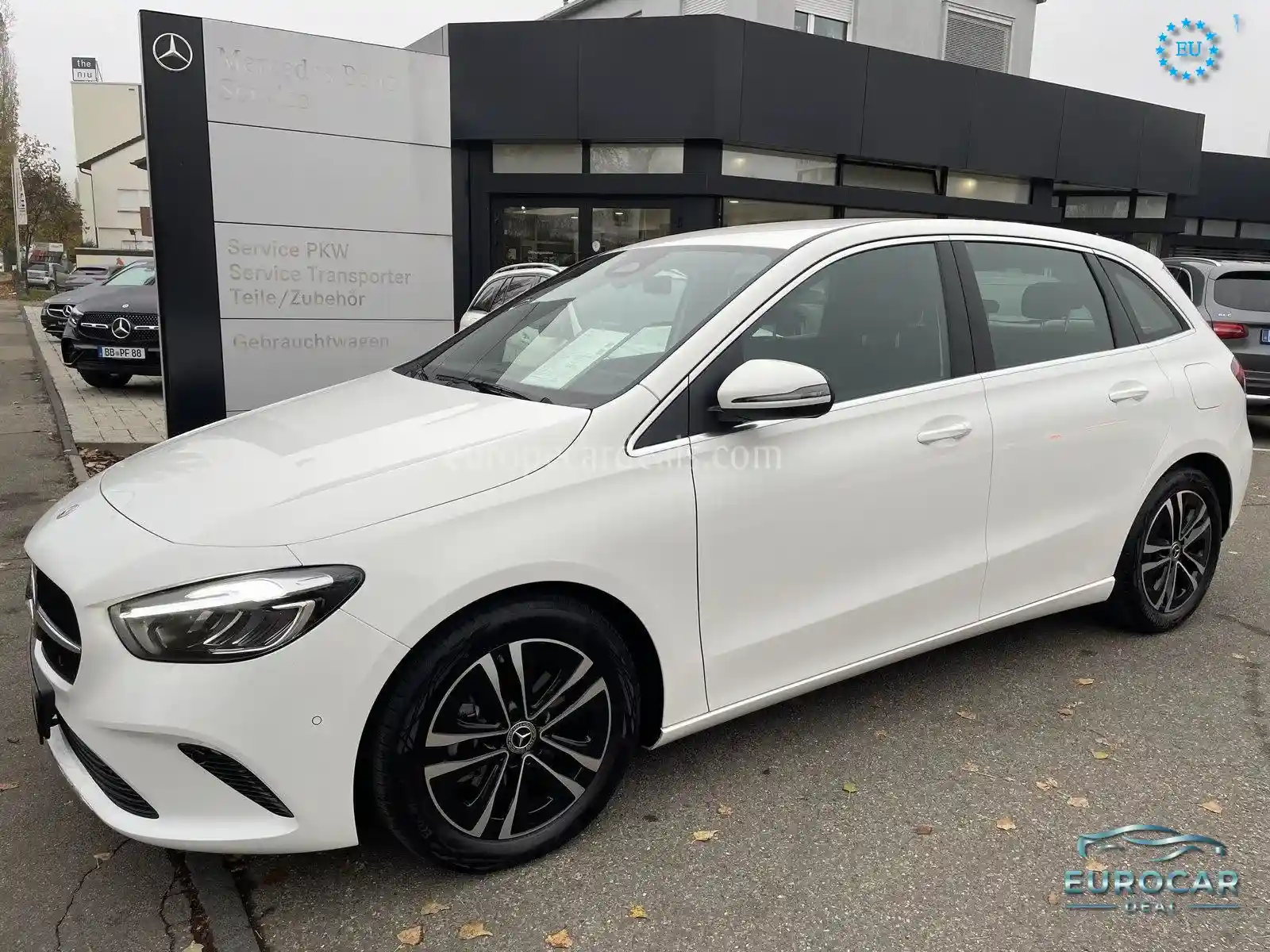 Mercedes-Benz B 180