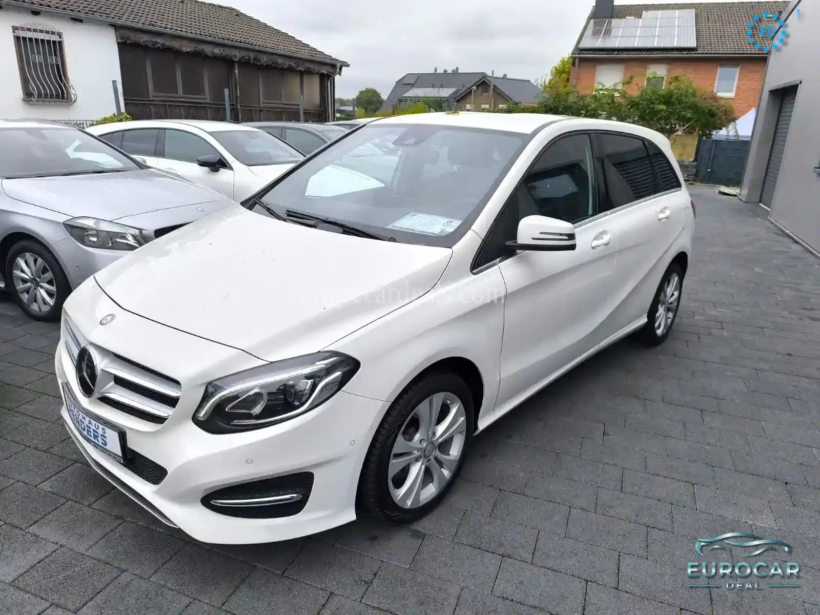 Mercedes-Benz B 180